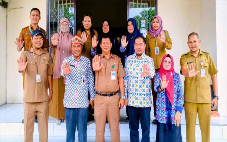 Plt Kadinkes Seruyan Terima Kunjungan Kepala Perwakilan BKKBN Kalteng