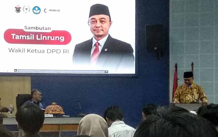 Wakil Ketua DPD RI Tamsil Linrung memberikan sambutan pada Kuliah Umum yang menghadirlan Dirut MIND ID di Unhas Makassar, Selasa, (25/11/2025).ANTARA/Abd Kadir (.)