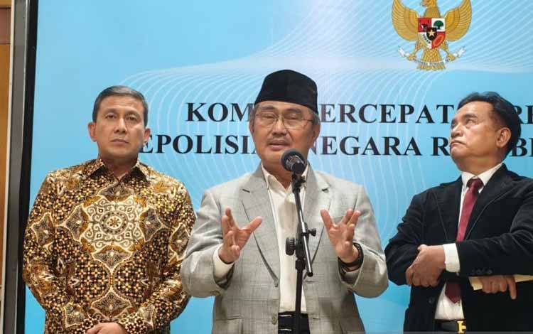 Tanggapi Warga Lapor Damkar, Jimly: Polri Siap Beradaptasi dan Berubah