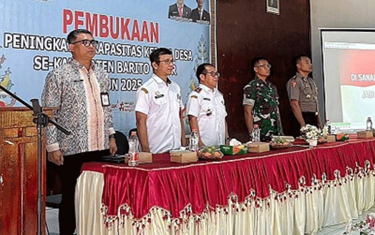 Pj Sekda Bartim Tekankan Tata Kelola Aset Desa Saat Buka Pelatihan Kepala Desa