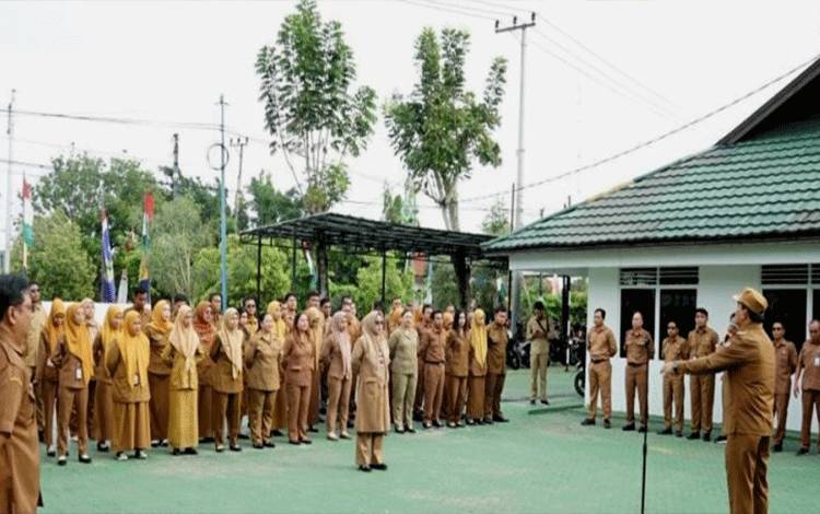 Bupati Barut: Jangan Sampai Masyarakat Butuh Pelayanan Merasa Terabaikan