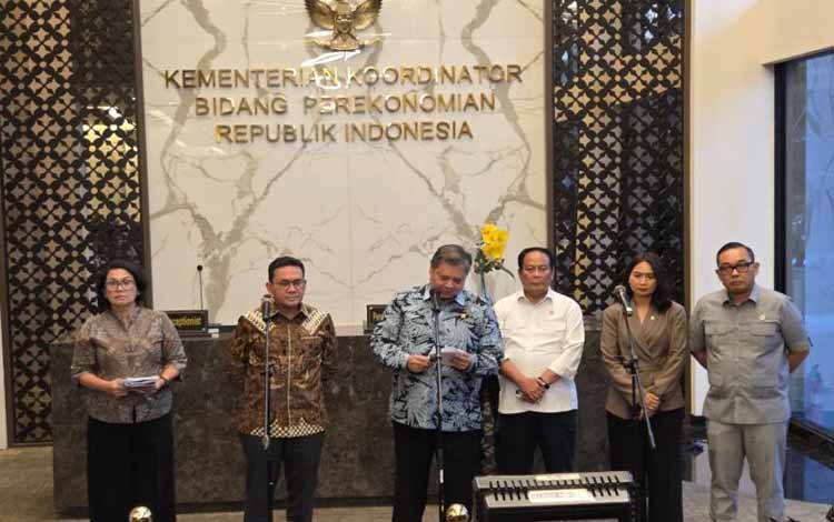 Konferensi pers persiapan program libur akhir tahun di Kantor Kemenko Perekonomian, Jakarta, Rabu (26/11/2025). ANTARA/Bayu Saputra