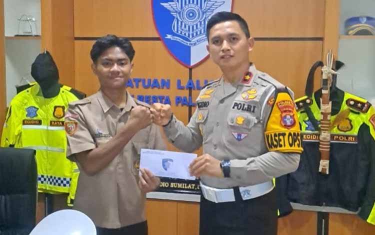 Berawal dari Terjaring Razia, Pelajar Ini Malah Dapat Apresiasi Dari Kasatlantas Polresta Palangka Raya