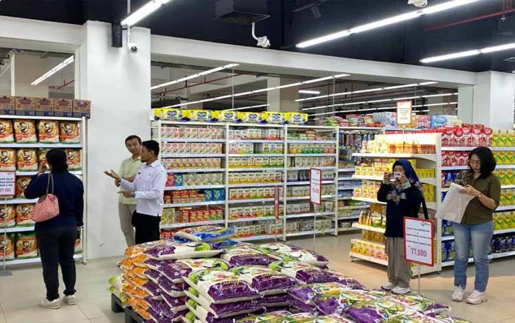 Pantau Harga Beras, Pemko Pastikan Harga di Retail Modern Sesuai HET