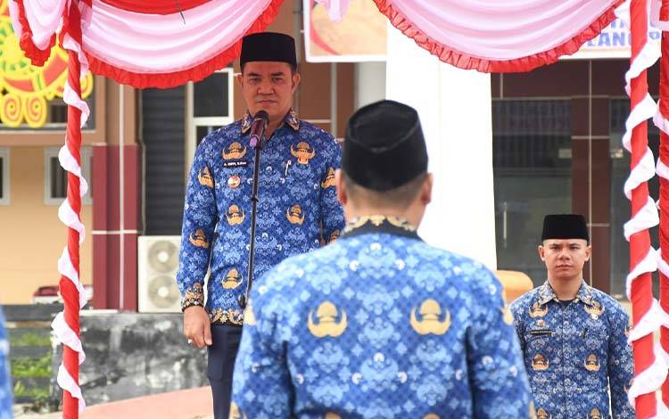 Bupati Pulang Pisau Pimpin Upacara Hari Guru Nasional-HUT Korpri