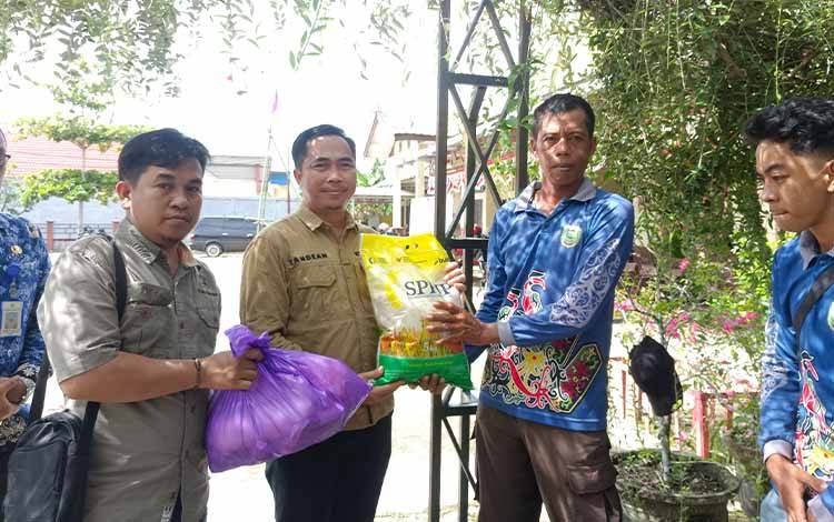 Ketua DPRD Pulang Pisau Apresiasi Kepedulian PWI Lewat Aksi Sosial untuk Petugas Kebersihan