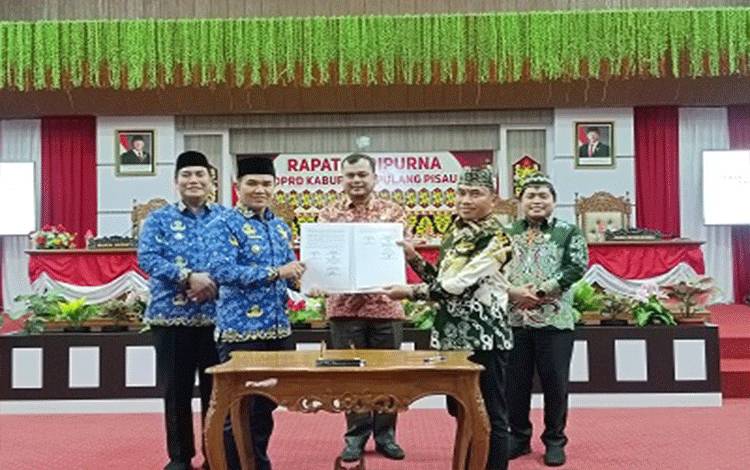 Dua Raperda Disetujui dalam Paripurna DPRD Pulang Pisau, APBD 2026 Turun Drastis Jadi Rp800 Miliar