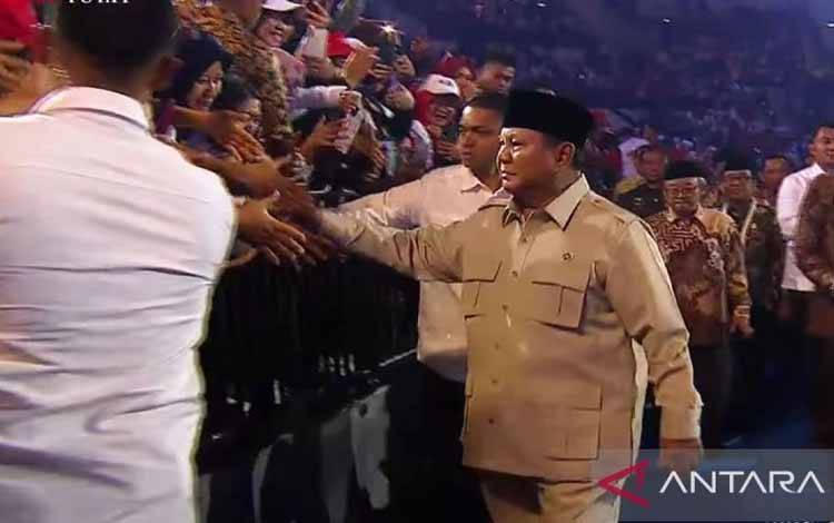 Presiden Prabowo Anugerahkan Penghargaan untuk Tiga Guru Berdedikasi
