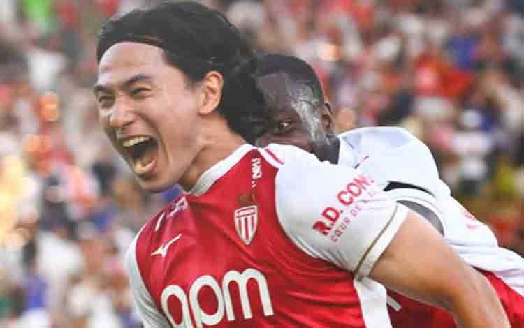 Gol Tunggal Takumi Minamino Beri Kekalahan Kedua untuk PSG Musim Ini