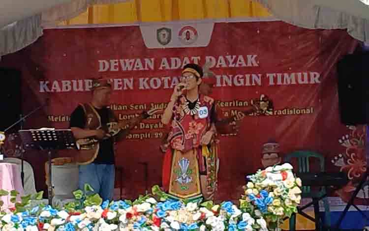 Karungut yang Dihidupkan Kembali Lewat Suara Generasi Muda di Pentas Seni dan Budaya DAD Kotim