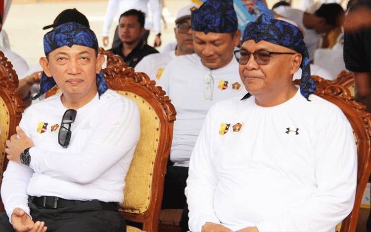 Kapolri dan Ketum PWI Heningkan Cipta untuk Korban Bencana di Sumatera