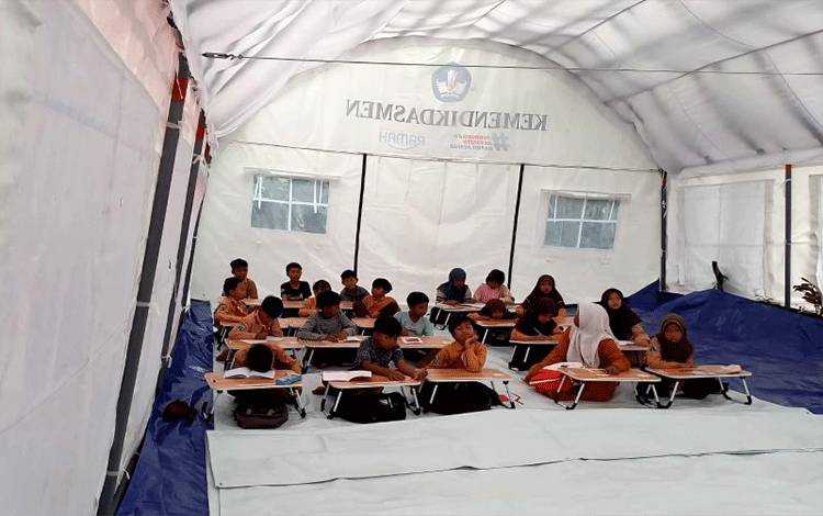 Kemendikdasmen Salurkan Bantuan Dukung Kegiatan Belajar Pasca-Bencana