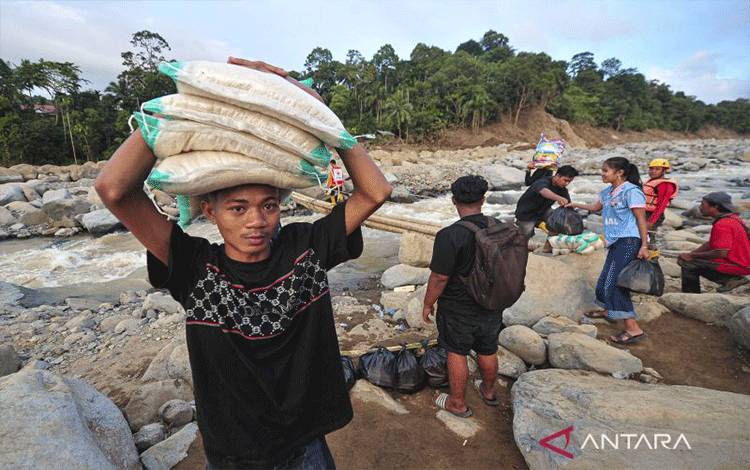 BNPB: 40 Km Jalur Tarutung-Sibolga Berhasil Ditembus Petugas Gabungan