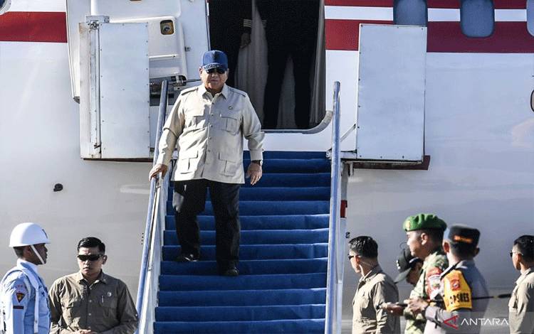 Prabowo Cek Pengungsi di Tapanuli Tengah, Soroti Jalur Putus dan BBM