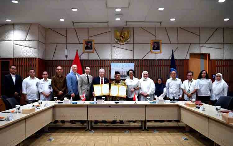 Kementerian Pendidikan Dasar dan Menengah Republik Indonesia (Kemendikdasmen) dan Universitas McGill, Kanada di Jakarta pada Senin (1/12/2025) menandatangani Memorandum Saling Pengertian (MSP) guna memperkuat kualitas, kesetaraan, serta relevansi pendidikan bagi seluruh peserta didik Indonesia melalui kolaborasi di berbagai bidang. ANTARA/HO-Humas Kemendikdasmen