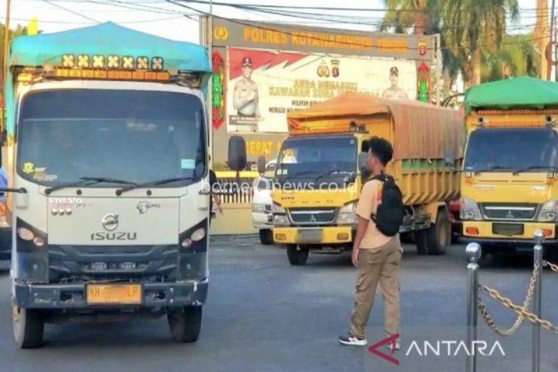 Polres Kotim Tangkap Tiga Truk Bawa Kayu Ulin Ilegal