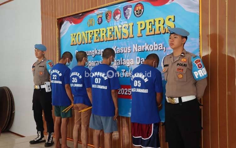 Polres Lamandau Gagalkan Penyelundupan 1 Kg Sabu Dikemas Kado Ulang Tahun, 3 Kurir Ditangkap