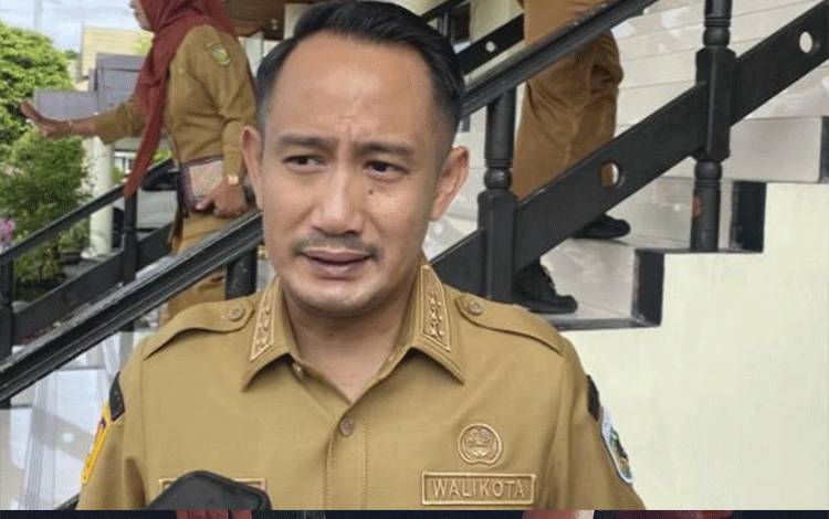 Wali Kota Palangka Raya Fairid Naparin. (Foto : PATHUR)