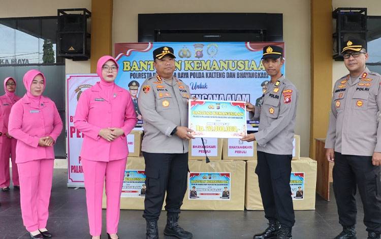 Polresta Palangka Raya Kirim Bantuan Kemanusiaan ke Korban Bencana Sumatera