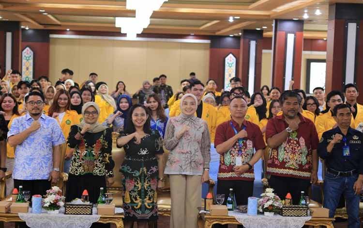 Aisyah Thisia Agustiar Sabran Resmi Buka Seminar Alumni FH UPR 2025
