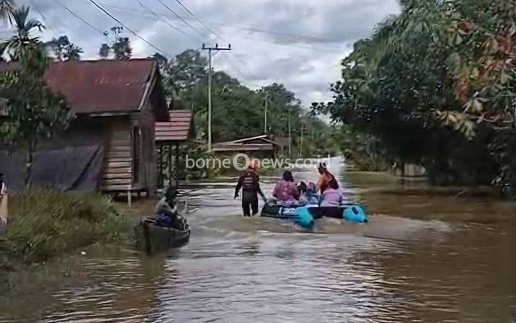 Banjir di Tualan Hulu Kotim Sebabkan Akses Darat di 2 Desa Terputus