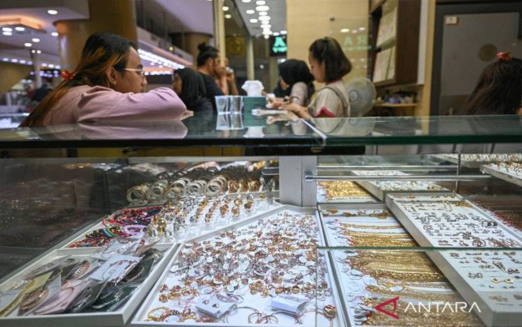 Harga Emas Galeri24 Stabil, UBS Naik Tipis di Pegadaian Sabtu ini