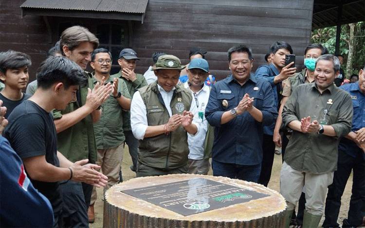 Menteri Kehutanan Kunjungi Barito Utara Sebagai Pusat Konservasi Owa