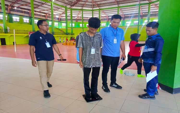 Tenaga Ahli Universitas Palangka Raya Dampingi Pengukuran Indeks Pembangunan Olahraga di Kotawaringin Timur