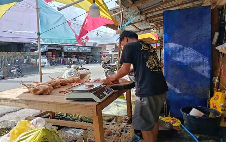Kenaikan Harga Ayam 4 Ribu dalam Seminggu, Pedagang Palangka Raya Khawatir Omzet Turun