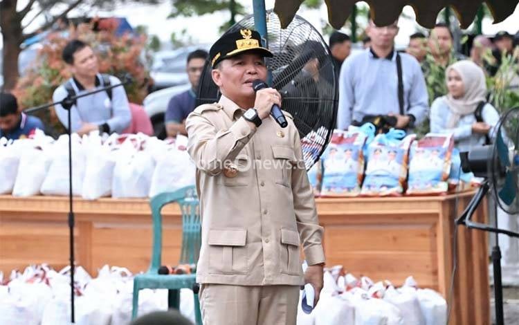 Nelayan Sungai Pasir Terima 28 Unit Jaring Gillnet Millenium dari Pemprov Kalteng