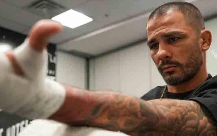 Pantoja Berjanji Bangkit Lebih Kuat setelah Kehilangan gelar UFC