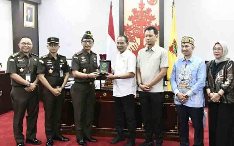 DPRD Kalteng Terima Kunjungan Kepala Kejati Kalteng, Bahas Sinergi Pemerintahan