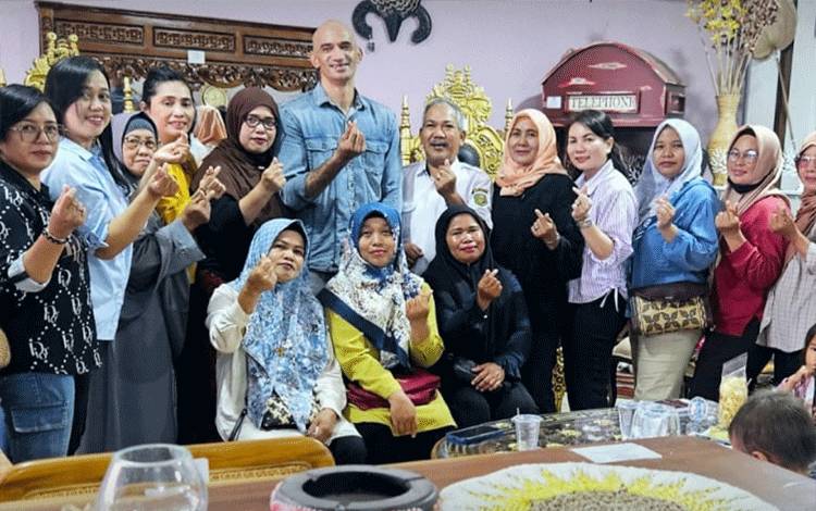 DPKUKMP Palangka Raya Gelar Kunjungan Lapangan Bersama Buyer, Dorong IKM Masuki Pasar Global