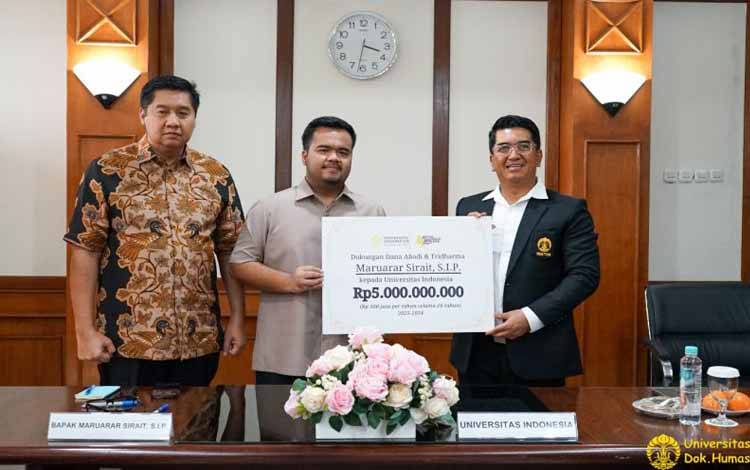 UI Terima Dana Abadi Rp5 Miliar dari Maruarar Sirait