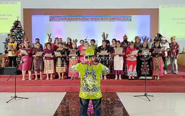 Perayaan Natal atau Pesta Alem Barasih Kapakat Warga Oloh Itah di GKE Efata Tamiang Layang, Selasa, 9 Desember 2025. (FOTO: AGUSTINUS BOLE MALO)