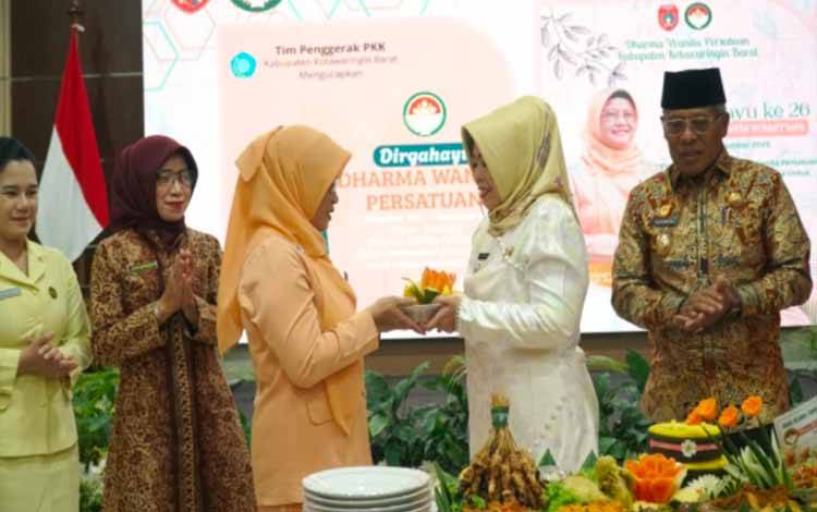 Ketua Umum DWP Kobar Ingatkan Pentingnya Peran Keluarga dalam Mencetak Generasi Unggul