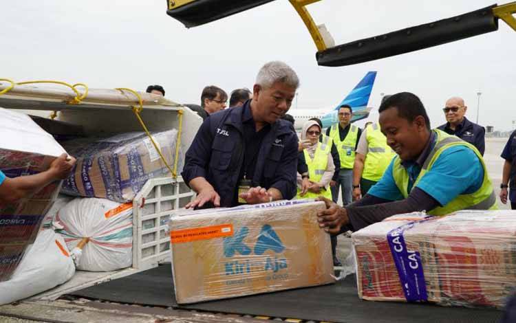 Garuda Indonesia Kirim 7 Ton Bantuan Kemanusiaan ke Aceh dan Sumatra
