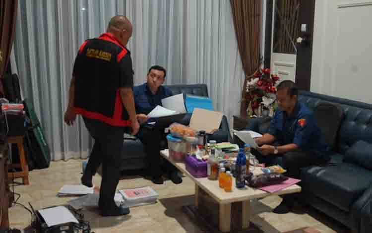 Kejati Kalteng Geledah 3 Lokasi terkait Dugaan Korupsi Ekspor Zircon PT Investasi Mandiri