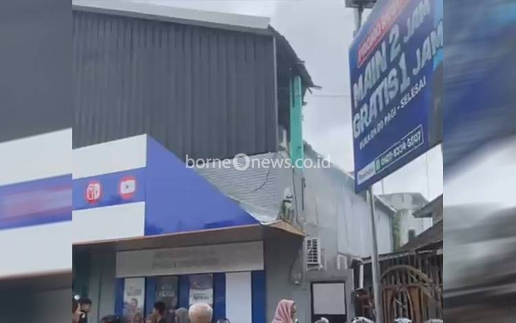 Asap Tebal Muncul dari Cats Games, Warga Jalan Adhyaksa Banjarmasin Sempat Panik