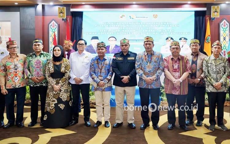 Menkop Ferry Juliantono Tekankan Dekopin Kalteng Sukseskan Koperasi Merah Putih