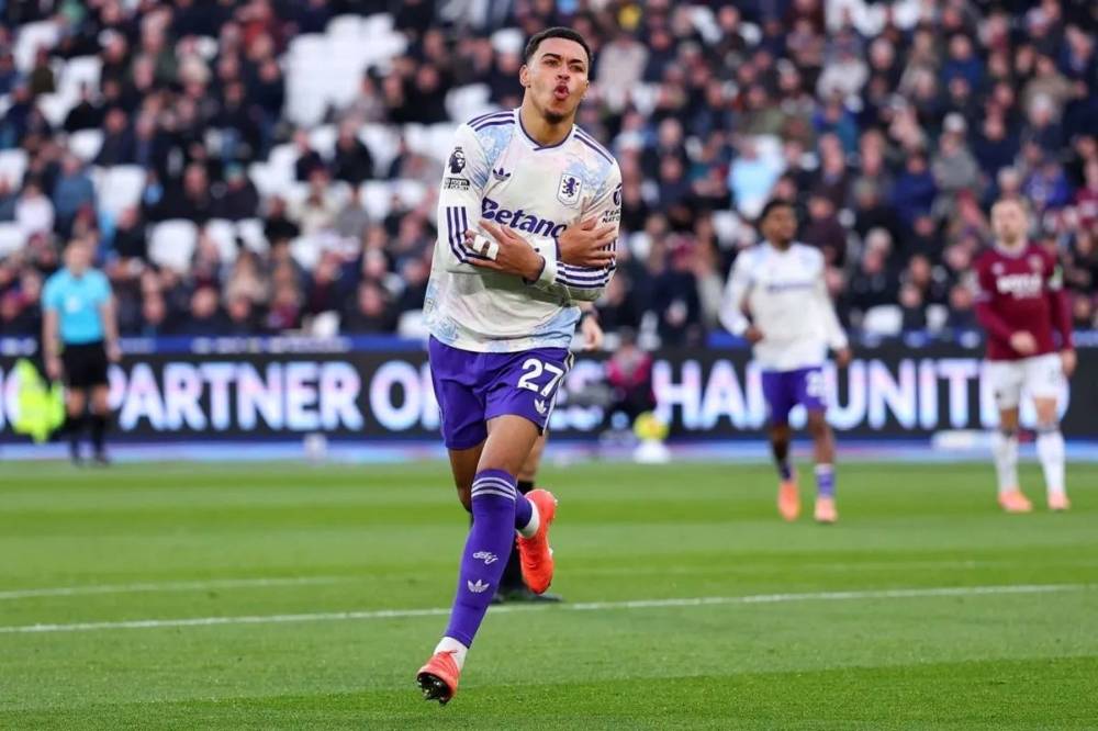 Aston Villa Balik Kalahkan West Ham, Sunderland Atasi Newcastle