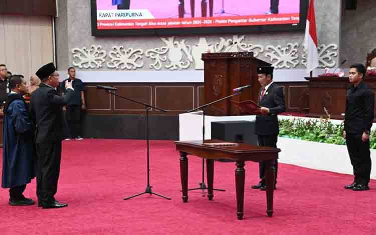 Amonius Tuyum Dilantik sebagai PAW Anggota DPRD Kalteng Gantikan Jimmy