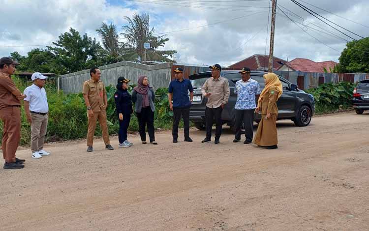 Dinas SDABMBKPRKP Kotim Optimis Proyek Rekonstruksi Jalan Rampung Akhir Desember Meski Dikejar Waktu dan Cuaca