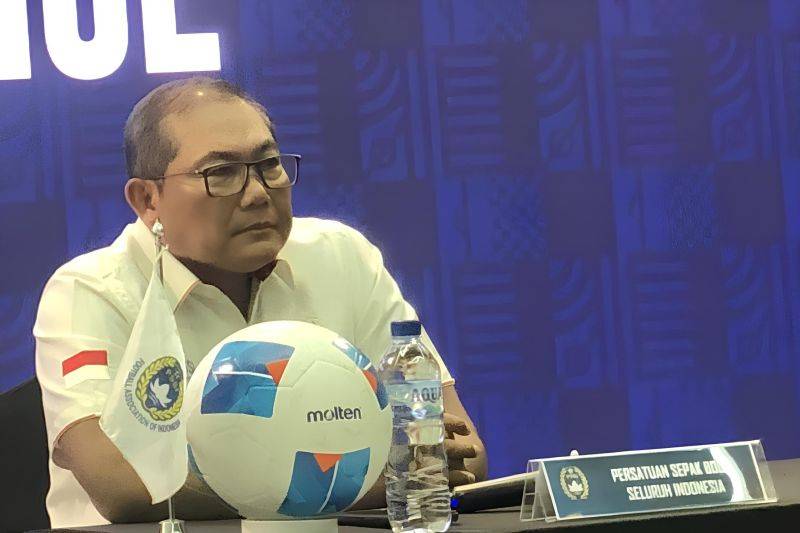 PSSI Buka Sinyal Pelatih Timnas Baru, Nama Herdman dan Van Bronckhorst Menguat