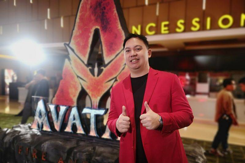 Sutradara dan kreator konten Chandra Liow saat ditemui di gala perdana film tersebut di bioskop kawasan Kebayoran Lama, Jakarta Selatan, Selasa (16/12/2025). ANTARA/Abdu Faisal