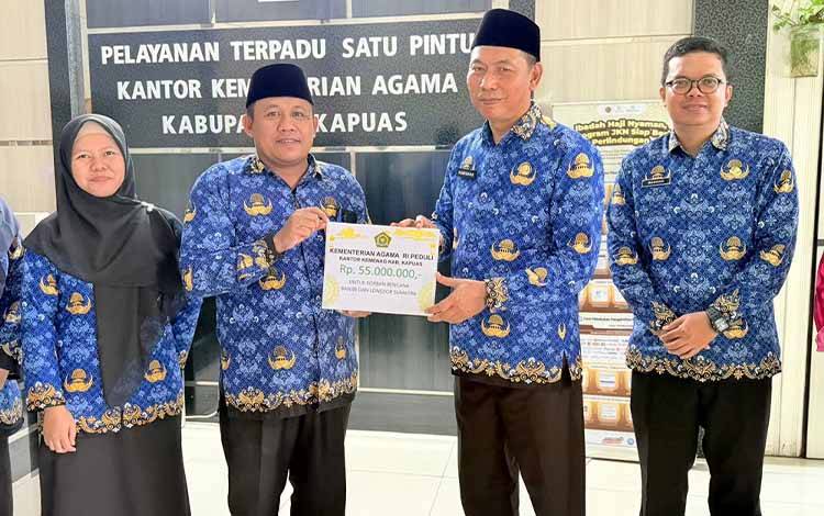 Kemenag Kapuas Kumpulkan Donasi untuk Korban Bencana Sumatera