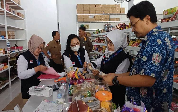 BBPOM Palangka Raya Temukan Produk dengan Izin Edar Tak Diperbarui Beredar di Sampit