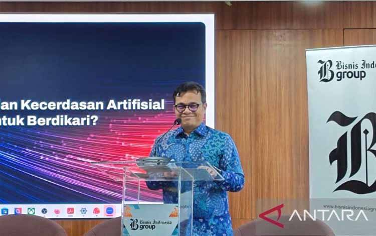 Wakil Menteri Komunikasi dan Digital (Wamenkomdigi) Nezar Patria saat memberikan sambutan dalam diskusi bertajuk "Menjelajahi Peta Jalan Kecerdasan Artifisial Nasional, Pijakan untuk Berdikari?" di Jakarta Pusat, Kamis (18/12/2025). ANTARA/Farhan Arda Nugraha