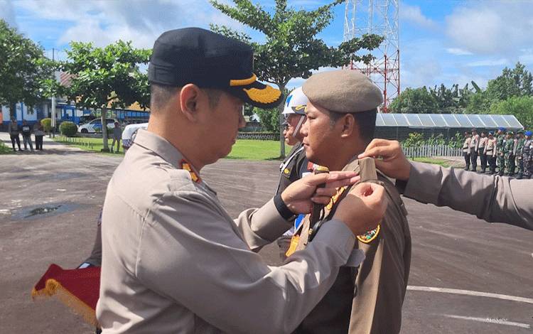 Kapolres Kobar Pimpin Apel Gelar Pasukan Operasi Lilin 2025