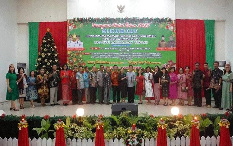 Natal Oikumene Perkuat Kebersamaan ASN dan Purnatugas Dinas TPHP dan DKP Kalteng